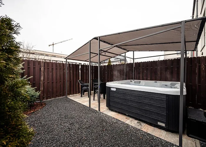 Jacuzzi Oasis Suite